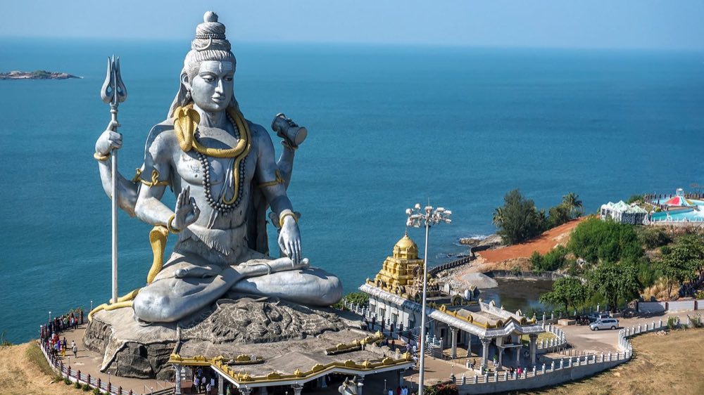 The colossal Shiva statue at Murudeshwar, standing above the Arabian Sea in Karnataka